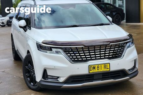 White 2022 Kia Carnival Wagon Platinum