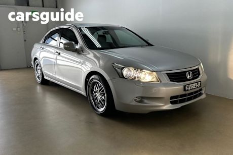 Silver 2008 Honda Accord Sedan V6 Luxury