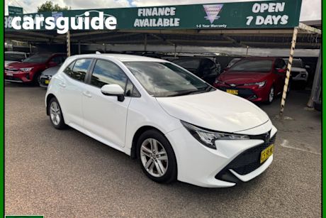 White 2018 Toyota Corolla Hatchback Ascent Sport