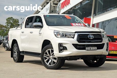 White 2020 Toyota Hilux Double Cab Pick Up SR5 (4X4)