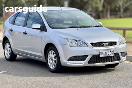 Silver 2008 Ford Focus Hatchback CL