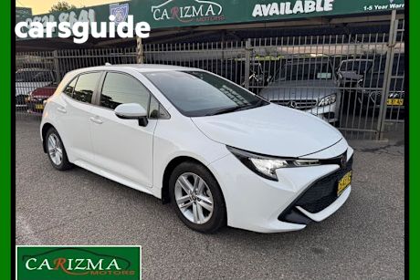 White 2018 Toyota Corolla Hatchback Ascent Sport