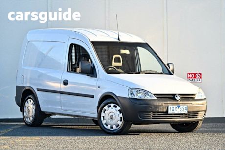 White 2005 Holden Combo Van