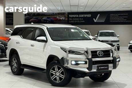White 2024 Toyota Fortuner Wagon GXL