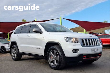 White 2013 Jeep Grand Cherokee Wagon Trailhawk