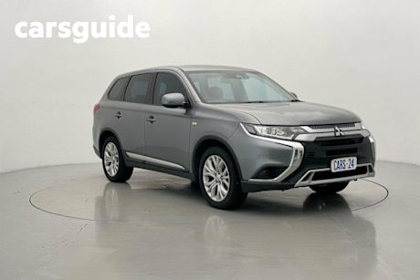 Silver 2020 Mitsubishi Outlander Wagon ES 7 Seat (2WD)