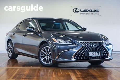 Grey 2024 Lexus ES250 Sedan Luxury +EP1