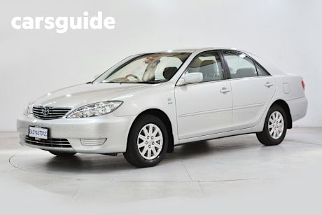 Silver 2004 Toyota Camry Sedan Ateva