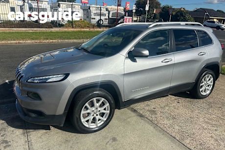 Silver 2014 Jeep Cherokee Wagon Longitude (4X4)