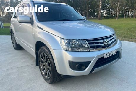 Silver 2015 Suzuki Grand Vitara Wagon Navigator (4X2)