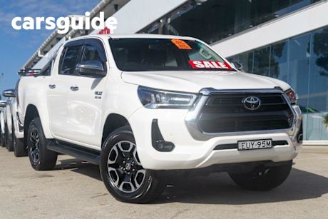 White 2022 Toyota Hilux Double Cab Pick Up SR5 + Premium Interior (4X4)