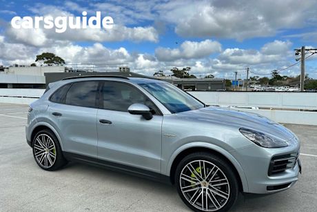 Silver 2020 Porsche Cayenne Wagon E-Hybrid