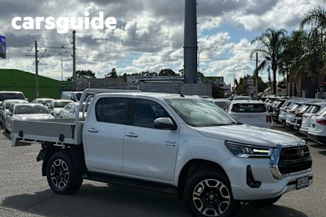 White 2020 Toyota Hilux Double Cab Pick Up SR5 (4X4)