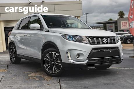 White 2022 Suzuki Vitara Wagon Turbo