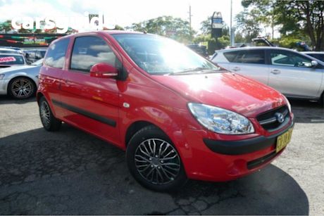 Red 2010 Hyundai Getz Hatchback S