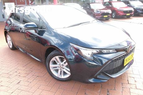 Black 2018 Toyota Corolla Hatchback Ascent