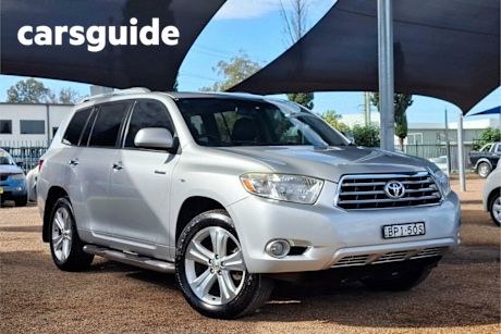 Silver 2010 Toyota Kluger Wagon Grande (fwd)