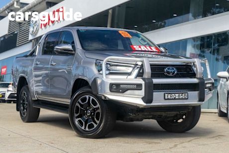 Silver 2022 Toyota Hilux Double Cab Pick Up SR5 + Premium Interior (4X4)