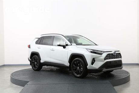 White 2024 Toyota RAV4 Wagon Cruiser (awd) Hybrid