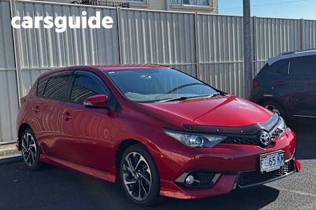 Red 2015 Toyota Corolla Hatchback Levin SX