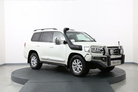 White 2017 Toyota Landcruiser Wagon Sahara (4X4)