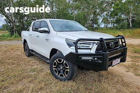 White 2020 Toyota Hilux Double Cab Pick Up SR5 (4X4)