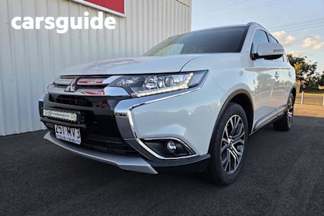 White 2017 Mitsubishi Outlander Wagon LS (4X2)
