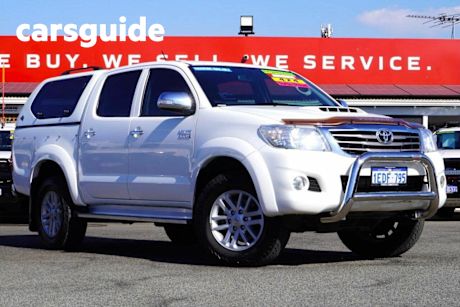 White 2013 Toyota Hilux Dual Cab Pick-up SR5 (4X4)