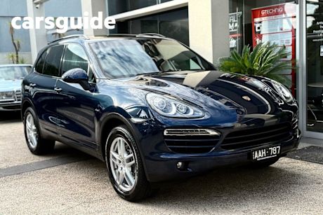 Blue 2013 Porsche Cayenne Wagon Diesel