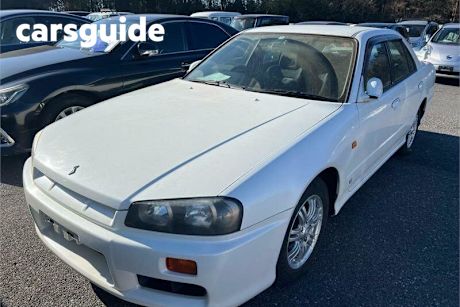 White 1998 Nissan Skyline Sedan GT