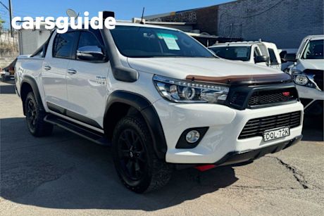 White 2017 Toyota Hilux Dual Cab Utility SR5 (4X4)