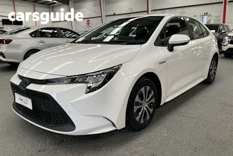 White 2021 Toyota Corolla Sedan Ascent Sport (hybrid)