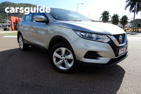 Silver 2018 Nissan Qashqai Wagon ST