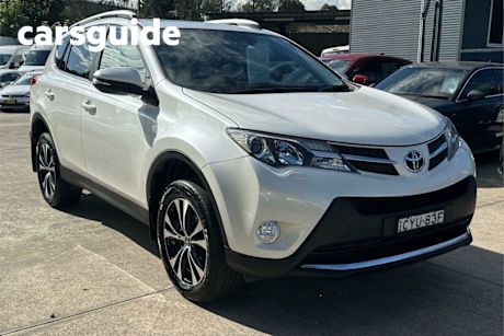 White 2015 Toyota RAV4 Wagon Cruiser (4X4)
