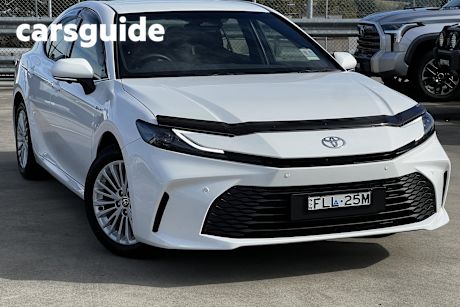 White 2024 Toyota Camry Sedan Ascent Hybrid