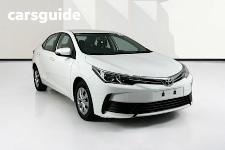 White 2018 Toyota Corolla Sedan Ascent