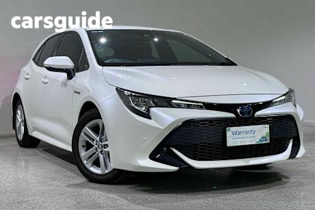 White 2019 Toyota Corolla Hatchback Ascent Sport (hybrid)