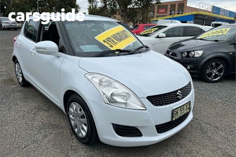 White 2011 Suzuki Swift Hatchback GL