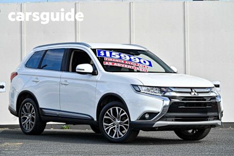 White 2017 Mitsubishi Outlander Wagon LS 7 Seat (2WD)