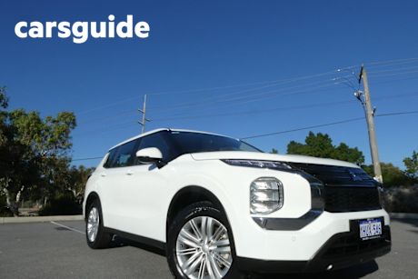 White 2023 Mitsubishi Outlander Wagon ES 5 Seat (2WD)