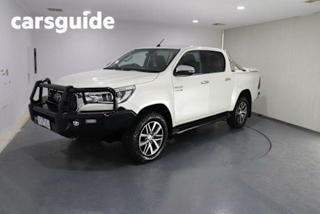 White 2020 Toyota Hilux Double Cab Pick Up SR5 (4X4)