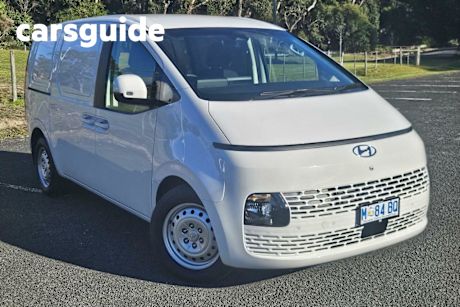 White 2024 Hyundai Staria Wagon
