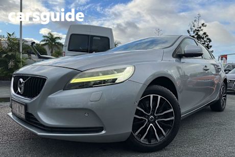 Silver 2016 Volvo V40 Hatchback T3 Kinetic