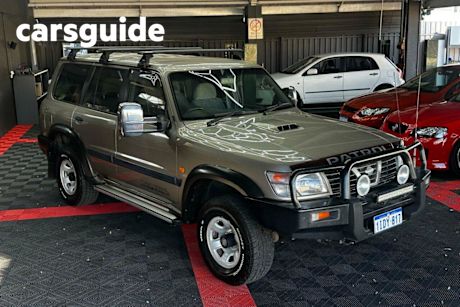 Grey 2000 Nissan Patrol Wagon ST (4X4)