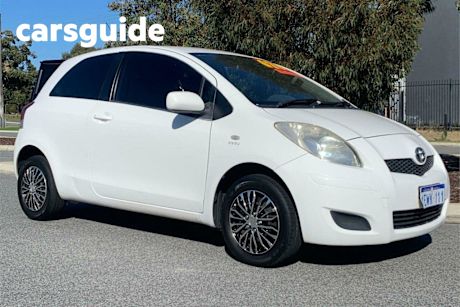 White 2009 Toyota Yaris Hatchback YR