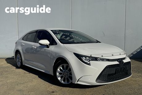 White 2022 Toyota Corolla Sedan Ascent Sport + Navigation