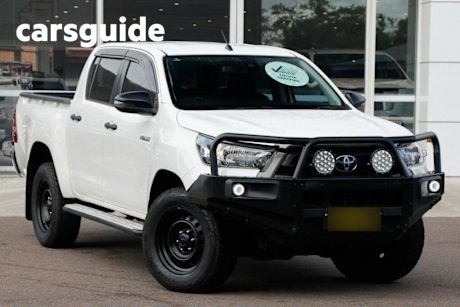White 2021 Toyota Hilux Double Cab Pick Up SR (4X4)