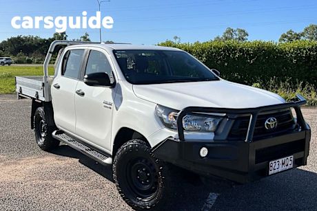 White 2022 Toyota Hilux Double Cab Pick Up SR (4X4)