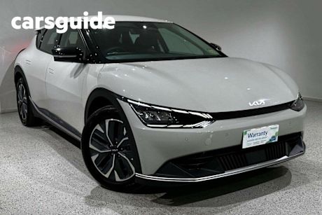 White 2023 Kia EV6 Wagon AIR RWD