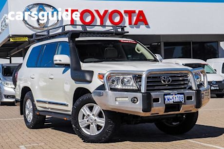 White 2015 Toyota Landcruiser Wagon Sahara (4X4)